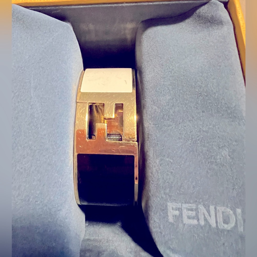 Preloved Fendi The Fendista 2color Enamel Gold Tone Wide Bracelet w/ box